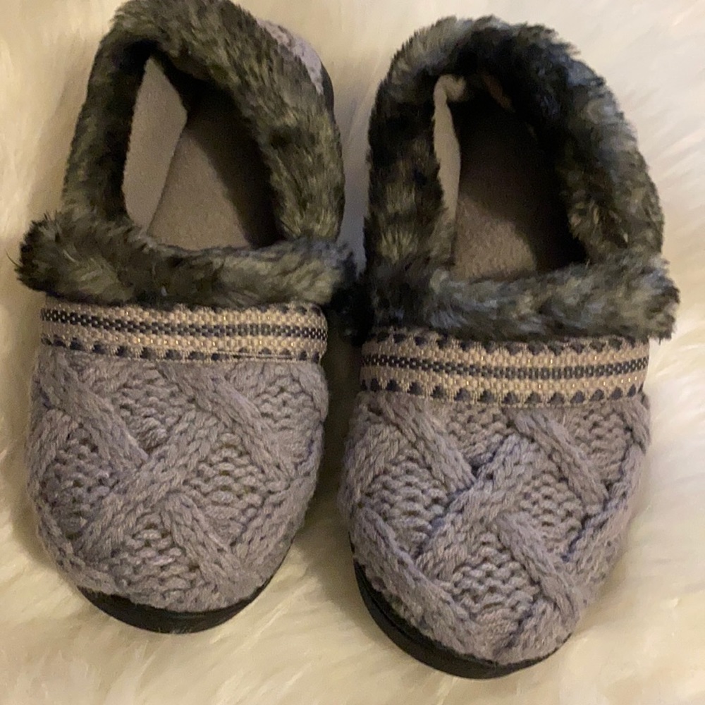 Isotoner women’s house shoes
